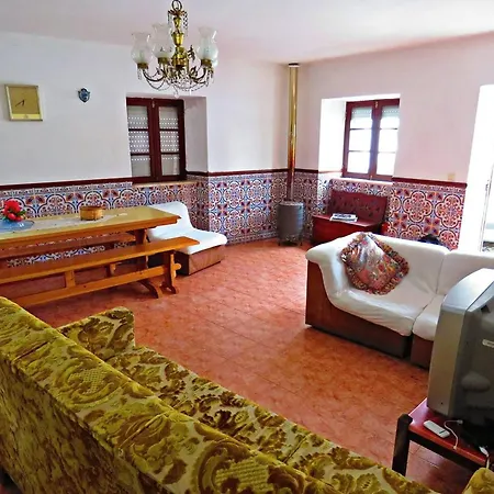 度假居 Charming House In Miranda Do Corvo + Spacious Terrace *