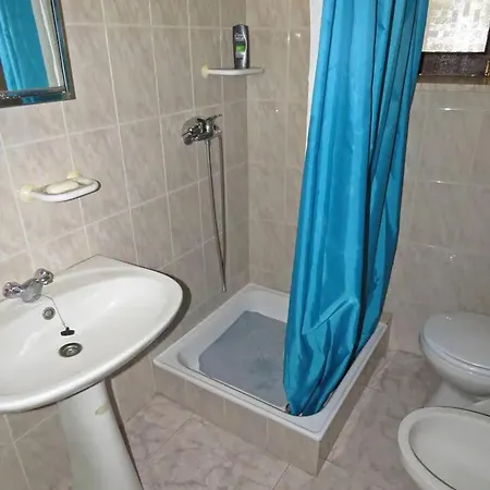 Charming House In Miranda Do Corvo + Spacious Terrace * Vale de Colmeias