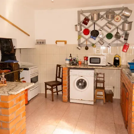 Charming House In Miranda Do Corvo + Spacious Terrace Vale de Colmeias