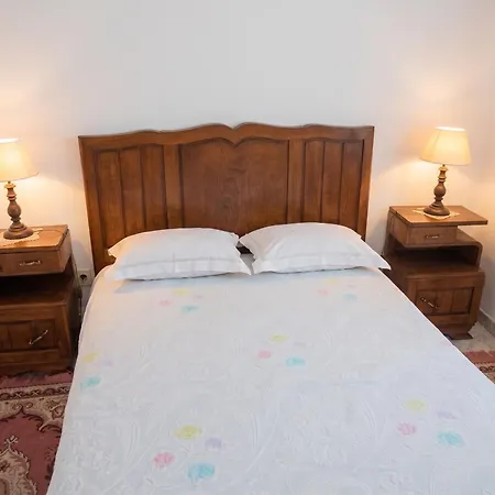 Дом отдыха Charming House In Miranda Do Corvo + Spacious Terrace