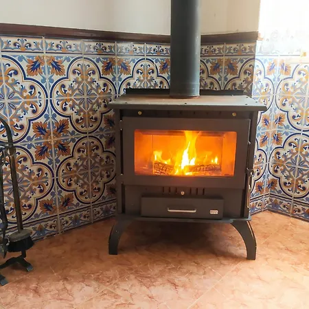 Дом отдыха Charming House In Miranda Do Corvo + Spacious Terrace