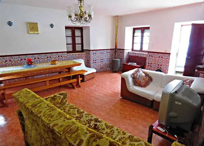 بيت للعطل Charming House In Miranda Do Corvo + Spacious Terrace