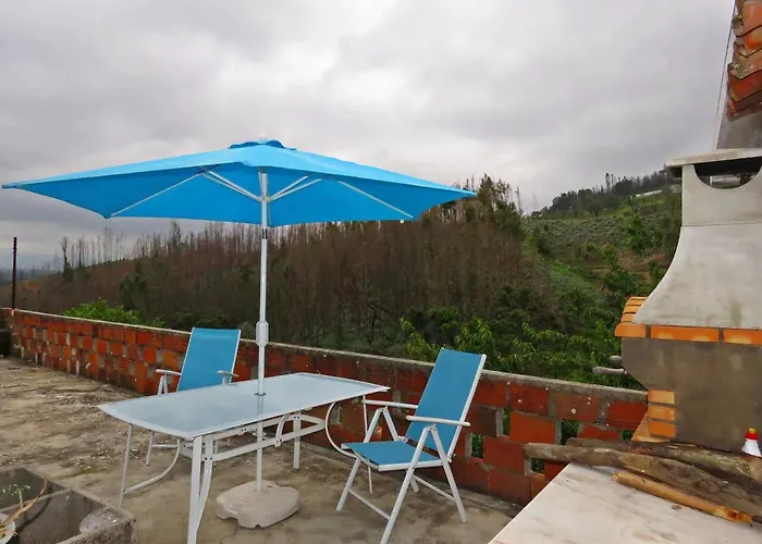 Charming House In Miranda Do Corvo + Spacious Terrace 別荘 Vale de Colmeias