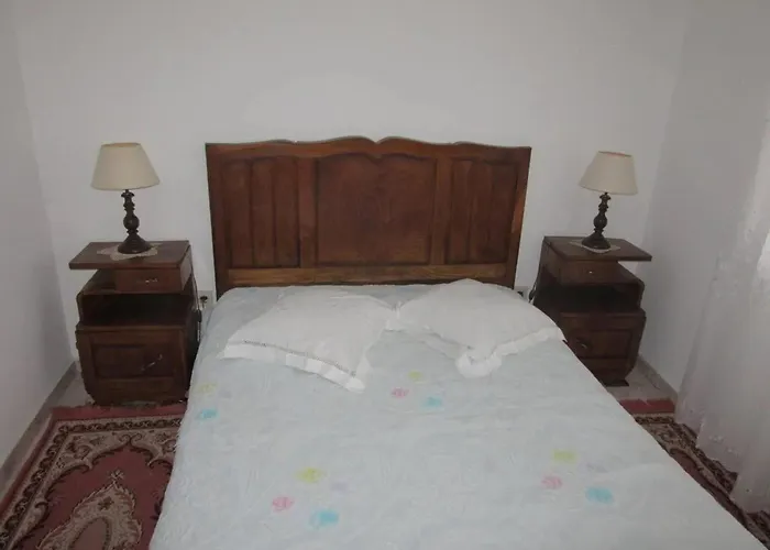 別荘 Charming House In Miranda Do Corvo + Spacious Terrace Vale de Colmeias